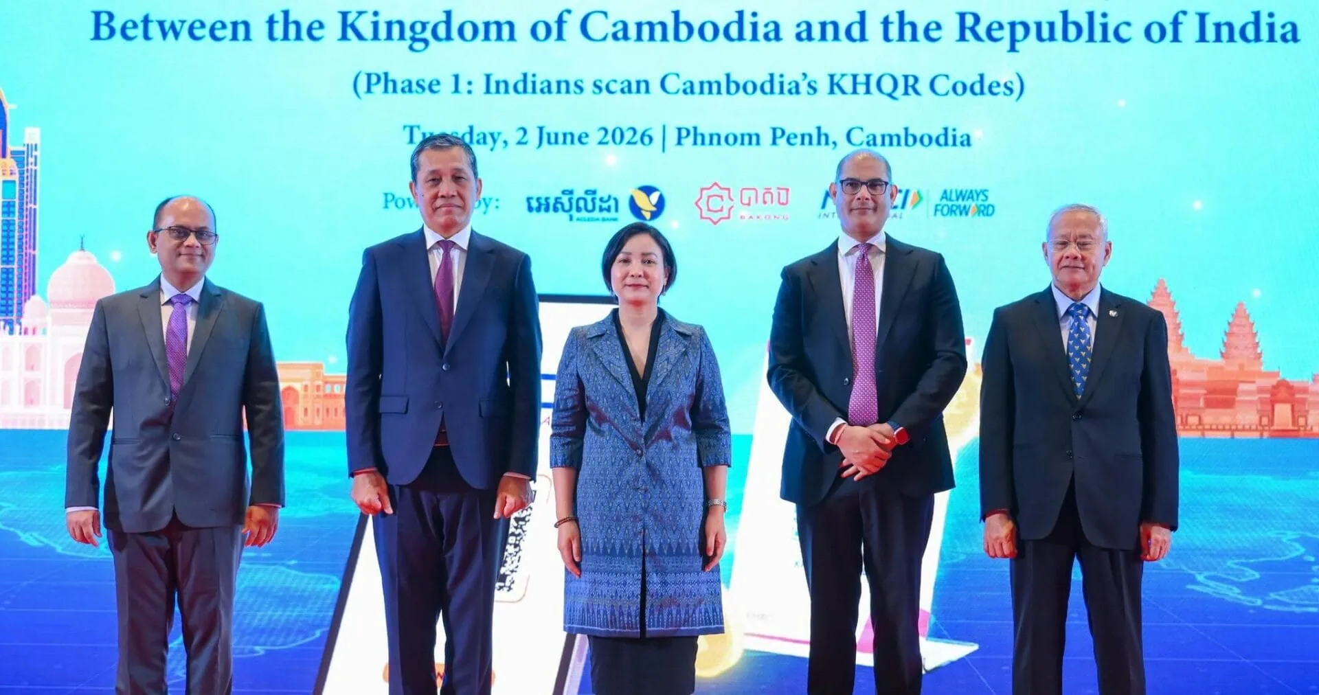 កម្ពុជាដាក់ឱ្យប្រើប្រព័ន្ធទូទាត់លុយឆ្លងដែនតាម QR Code ជាមួយឥណ្ឌា ...